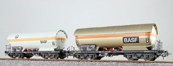ESU 36523  LPG tank car set, EVA + BASF, DB