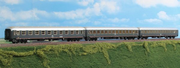 ACME 55226 Three car Passenger set "TRENI RAPIDI" FS