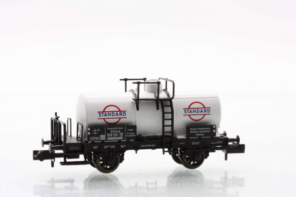 Fleischmann 8422  "Altona" tank wagon with brakemans cab, DRG "Standard"