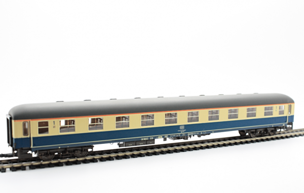 Roco 44747  1st Class Express Passenger wagon, DB