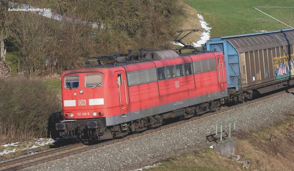 Piko 51306  Electric locomotive BR 151 of the DB AG