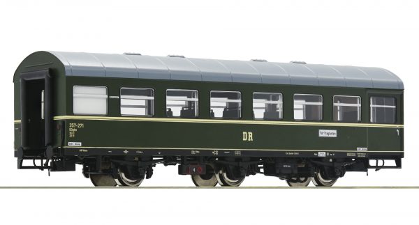 Roco 74460  Heavy hand luggage car “Rekowagen”, DR