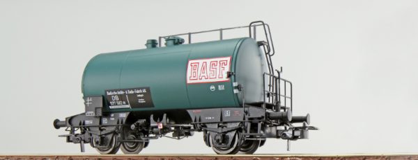 ESU 36230  Tank car "BASF", DB
