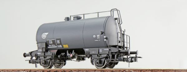 ESU 36233  Tank car "VTG", DB