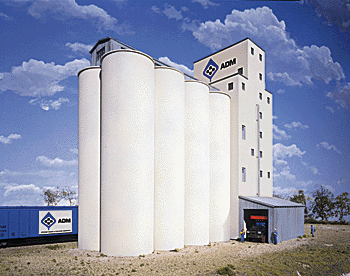 Walthers Cornerstone 3023   Elevator Add-on Silos