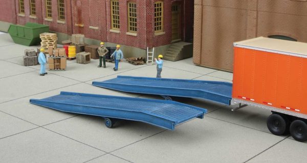 Walthers Cornerstone 4130  Loading Ramps - pkg(2)