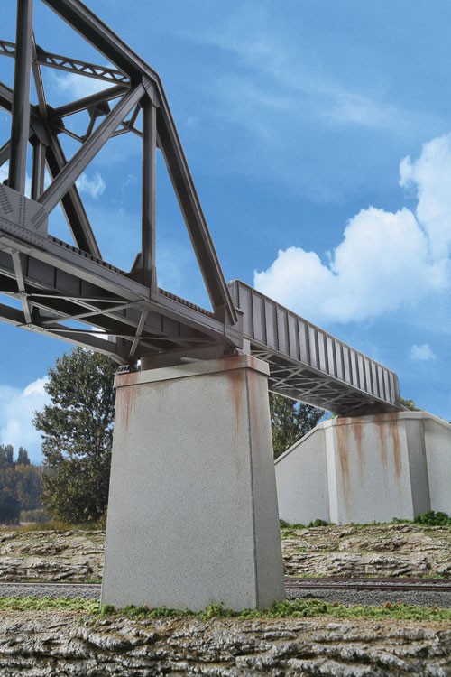Walthers Cornerstone 4550  Single-Track Railroad Bridge Concrete Piers pkg(2)