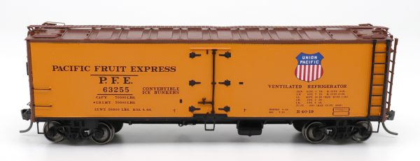 InterMountain Railway 47410-13  R-40-19 Wood Refrigerator Car - PFE Single Herald