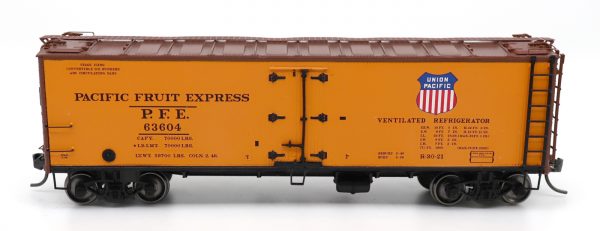 InterMountain Railway 47415-13  R-30-21 Wood Refrigerator Car - PFE Single Herald