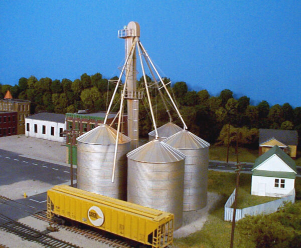 Rix Products 407   Grain Elevator