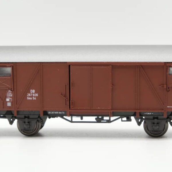Roco 46256  Covered Freight Car with brakeman's platform, DB